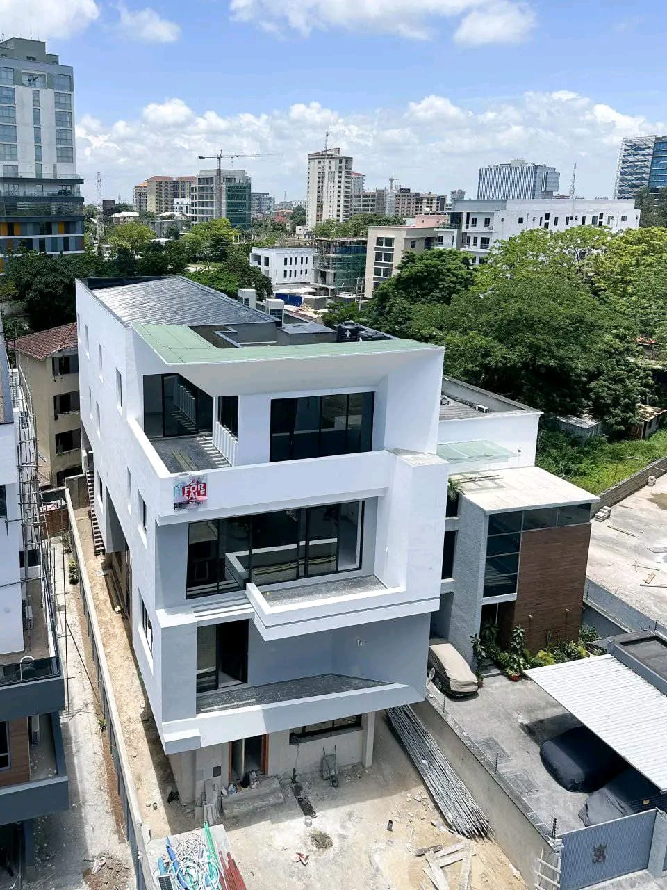 Smart Home 5 Bedroom Detached house with 2 rooms BQ